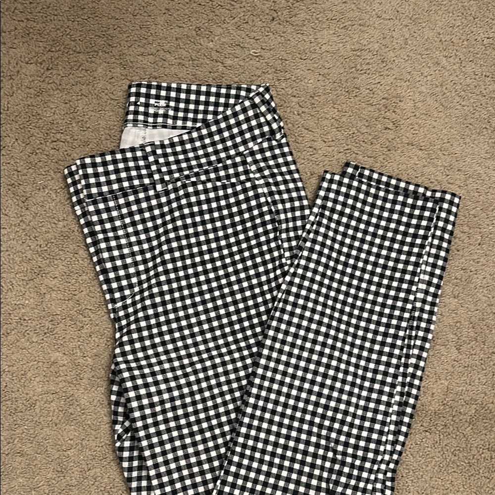 Old Navy Women’s Black and White Checkered pixie pants